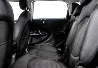 Подержанный автомобиль MINI Countryman 2016 года (12 фото)