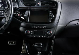 Подержанный автомобиль Kia Ceed Hatchback 2012 года (15 фото)