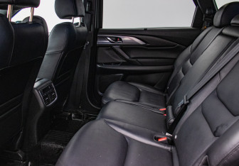 Подержанный автомобиль Mazda CX-9 2018 года (11 фото)