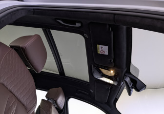 Подержанный автомобиль BMW X7 2020 года (23 фото)