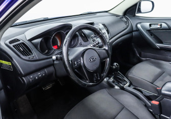 Подержанный автомобиль Kia Cerato Sedan 2012 года (9 фото)