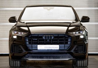 Подержанный автомобиль Audi Q8 2019 года (2 фото)