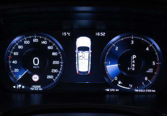 Подержанный автомобиль Volvo V90 Cross Country 2018 года (11 фото)