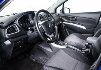 Подержанный автомобиль Suzuki SX4 Hatchback 2014 года (11 фото)