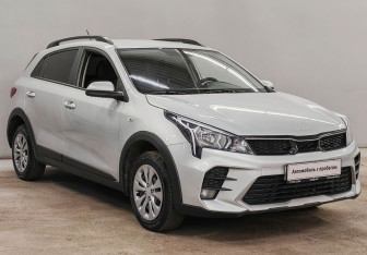 Подержанный автомобиль Kia Rio Hatchback 2021 года (3 фото)
