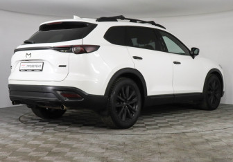 Подержанный автомобиль Mazda CX-9 2018 года (5 фото)