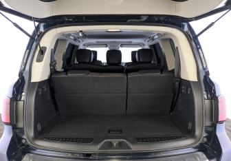 Подержанный автомобиль Infiniti QX80 2019 года (10 фото)