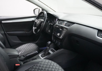 Подержанный автомобиль Skoda Octavia Liftback 2014 года (12 фото)