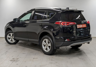 Подержанный автомобиль Toyota RAV4 2019 года (7 фото)