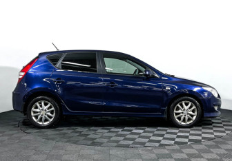 Подержанный автомобиль Hyundai i30 Hatchback 2010 года (4 фото)