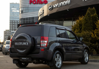 Подержанный автомобиль Suzuki Grand Vitara 2008 года (4 фото)