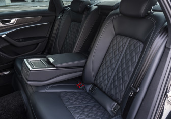 Подержанный автомобиль Audi A6 Sedan 2024 года (15 фото)