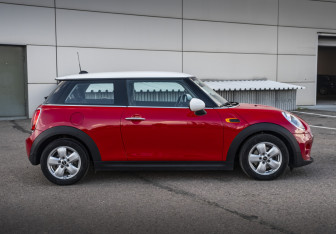 Подержанный автомобиль MINI Hatch 2019 года (4 фото)