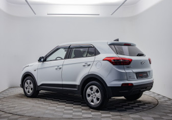 Подержанный автомобиль Hyundai Creta 2018 года (7 фото)