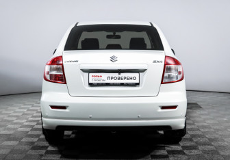 Подержанный автомобиль Suzuki SX4 Sedan 2008 года (6 фото)