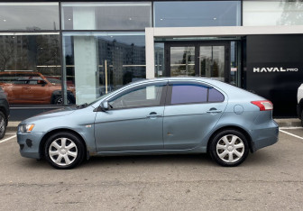 Подержанный автомобиль Mitsubishi Lancer Hatchback 2008 года (8 фото)