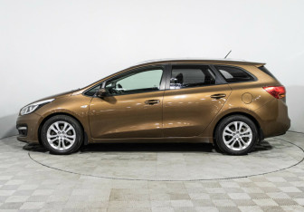 Подержанный автомобиль Kia Ceed Wagon 2015 года (3 фото)