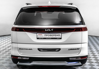 Подержанный автомобиль Kia Carnival 2020 года (6 фото)