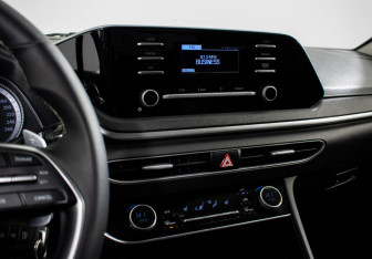 Подержанный автомобиль Hyundai Sonata 2021 года (13 фото)
