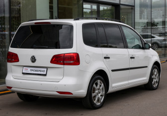 Подержанный автомобиль Volkswagen Touran 2012 года (5 фото)