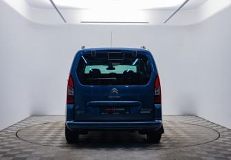 Подержанный автомобиль Citroen Berlingo 2013 года (6 фото)