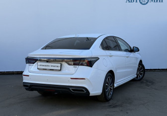 Подержанный автомобиль Omoda S5 2023 года (5 фото)