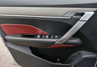 Подержанный автомобиль Geely Coolray 2020 года (12 фото)