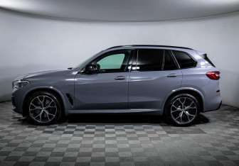 Подержанный автомобиль BMW X5 2018 года (8 фото)
