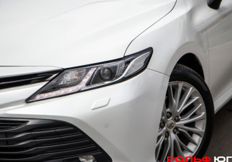 Подержанный автомобиль Toyota Camry Sedan 2019 года (18 фото)