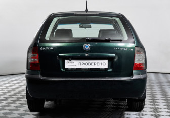 Подержанный автомобиль Skoda Octavia Wagon 2003 года (6 фото)