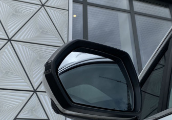 Подержанный автомобиль Geely Okavango 2024 года (20 фото)