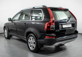 Подержанный автомобиль Volvo XC90 2006 года (7 фото)