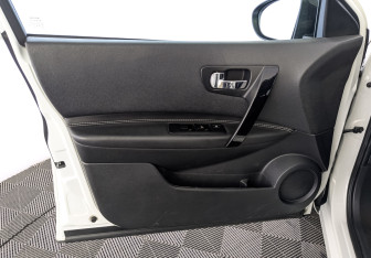 Подержанный автомобиль Nissan Qashqai 2013 года (19 фото)