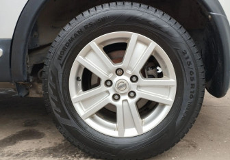 Подержанный автомобиль Nissan Qashqai 2007 года (13 фото)