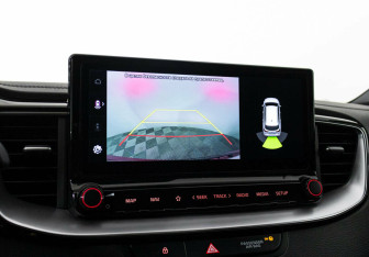 Подержанный автомобиль Kia Ceed Wagon 2021 года (10 фото)