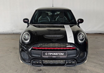 Подержанный автомобиль MINI Hatch 2020 года (2 фото)