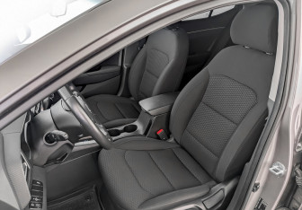 Подержанный автомобиль Hyundai Elantra Sedan 2020 года (11 фото)