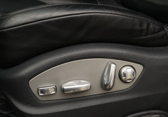 Подержанный автомобиль Porsche Cayenne 2015 года (22 фото)