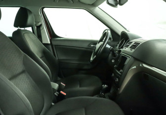Подержанный автомобиль Skoda Yeti 2016 года (5 фото)