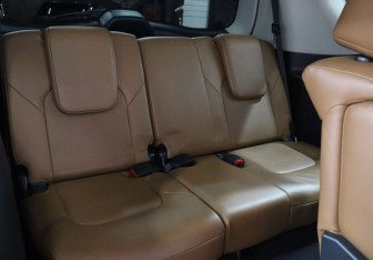 Подержанный автомобиль Infiniti QX80 2018 года (27 фото)