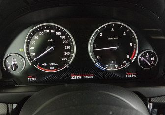 Подержанный автомобиль BMW X6 2019 года (13 фото)