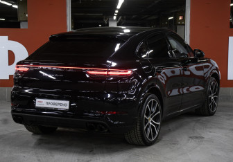 Подержанный автомобиль Porsche Cayenne 2020 года (5 фото)