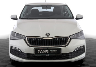 Подержанный автомобиль Skoda Rapid Liftback 2021 года (2 фото)