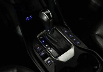 Подержанный автомобиль Hyundai Santa Fe 2018 года (13 фото)