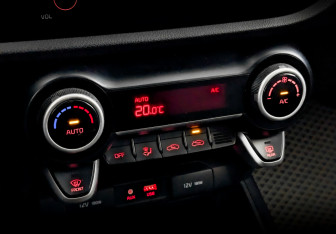 Подержанный автомобиль Kia Rio Hatchback 2019 года (25 фото)