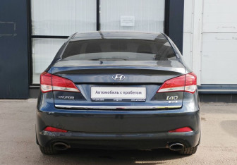 Подержанный автомобиль Hyundai i40 Sedan 2013 года (6 фото)