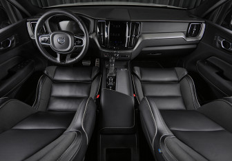 Подержанный автомобиль Volvo XC60 2020 года (19 фото)