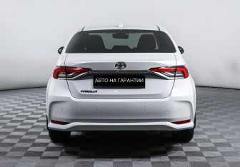 Подержанный автомобиль Toyota Corolla Sedan 2019 года (4 фото)