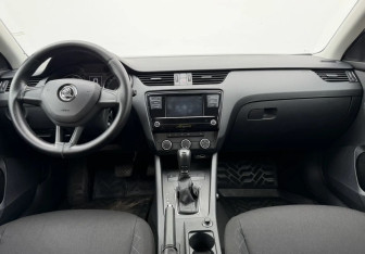 Подержанный автомобиль Skoda Octavia Liftback 2018 года (9 фото)