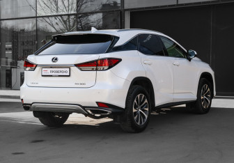 Подержанный автомобиль Lexus RX 2021 года (4 фото)